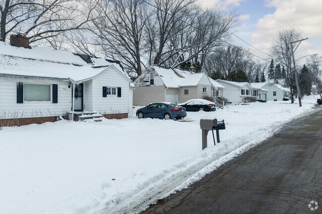 The median home price in Mount Morris is around $150,000.