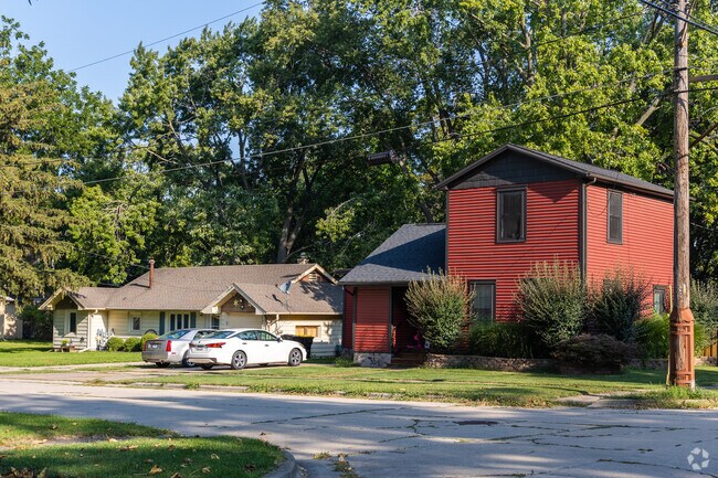There are many recently renovated homes in Fell Park.