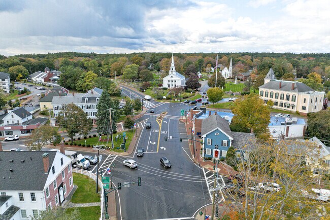 Locals of Park-Proctor have easy access to Chelmsford and all its unique shops and eateries.