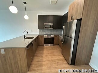 199 Gardner St Unit 416, Boston, MA 02132