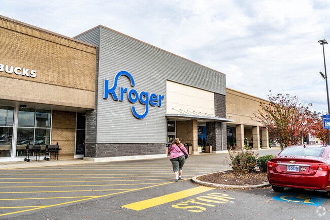 Kroger anchors everyday shopping in White House alongside a Walmart Supercenter.