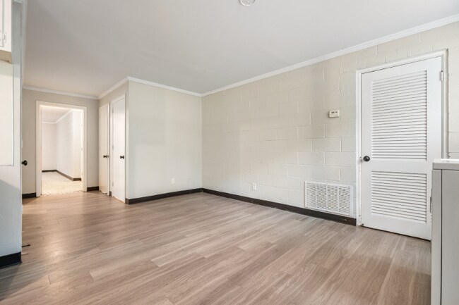 2209 Morehead Ave unit 5, Durham, NC 27707 - photo 5