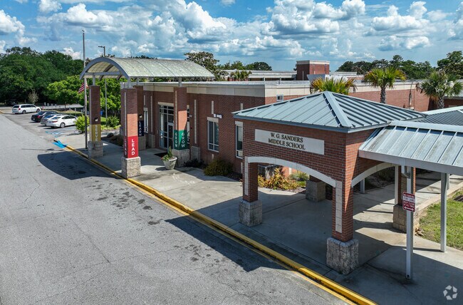 About Rochelle Heights | Schools, Demographics, Things to Do - Homes.com