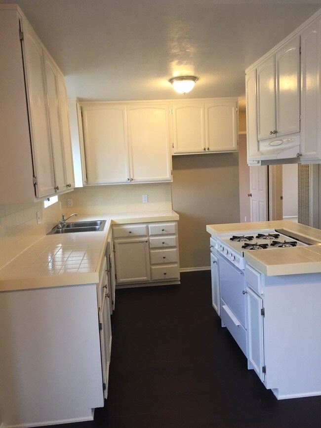 4440 W 154th St unit 1/4, Lawndale, CA 90260 - photo 5