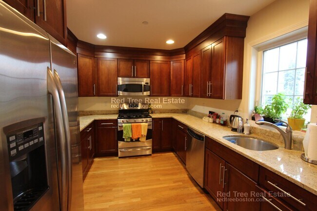 117 Union St, Brighton, MA 02135 - photo 2
