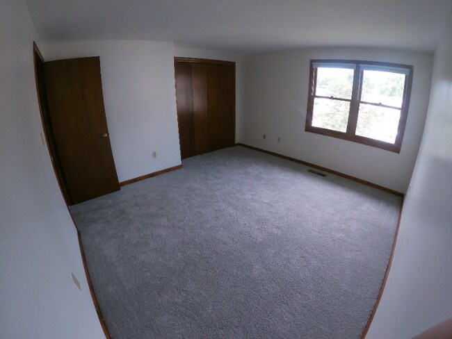 1 Meadow Gate Rd, Granby, CT 06035 - photo 5