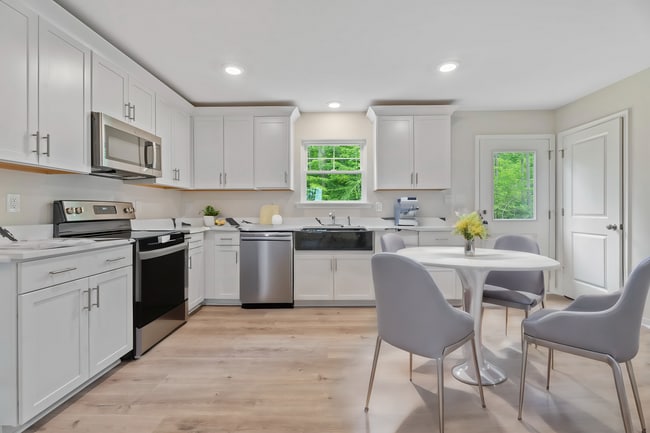 95 Woodland Heights Rd, Warsaw, VA 22572 - photo 4