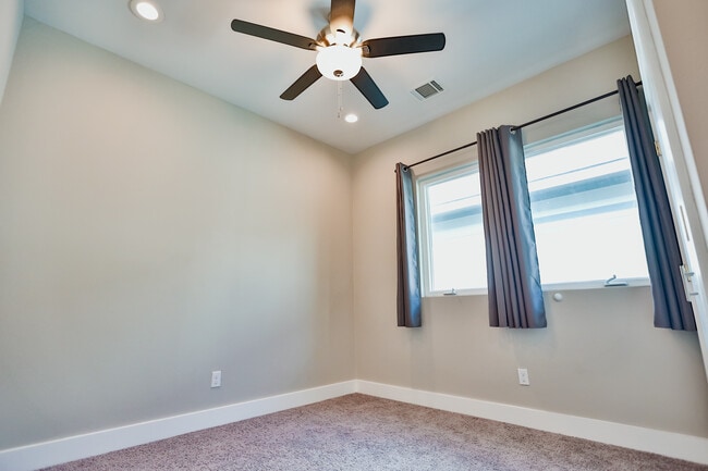 3245 Dixie Dr unit C, Houston, TX 77021 - photo 6