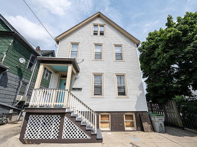 1726 N Arlington Place unit Lower Unit, Milwaukee, WI 53202 - photo 6