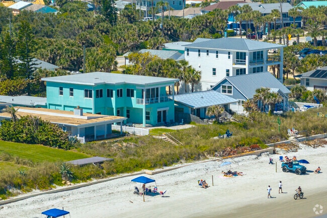 Some homes in Central Beach provide access to the beach from the backyard.