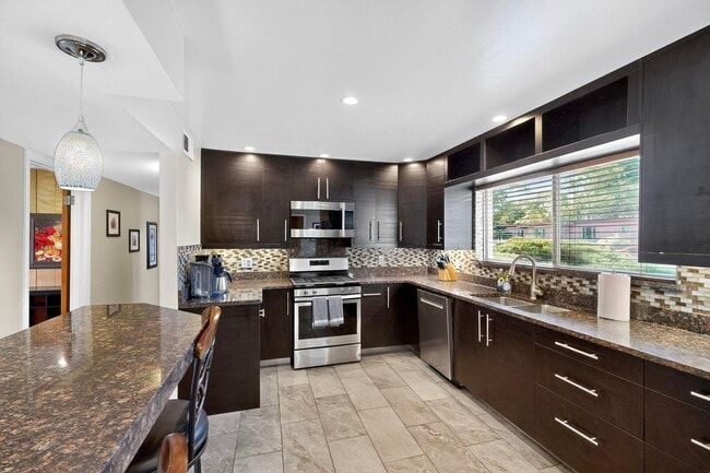 4715 Marquette Ave NE, Albuquerque, NM 87108 - photo 3