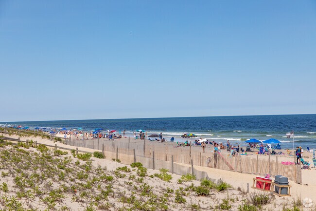 Mountain Lakes residents often head to the Jersey Shore for summer beaches and ocean views.