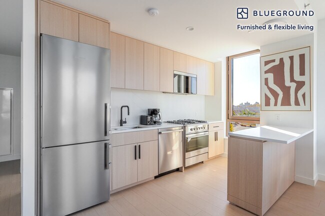 478 Kent Ave unit FL6-ID2138, Williamsburg,south , NY 11249 - photo 6