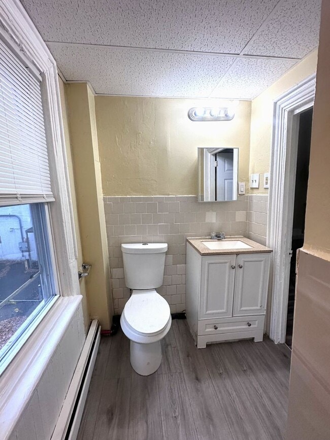 79 Wesleyan Ave unit 2, Providence, RI 02907 - photo 5