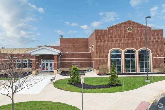 Covington Elementary/Junior High School has a student to teacher ratio of 16 to 1.