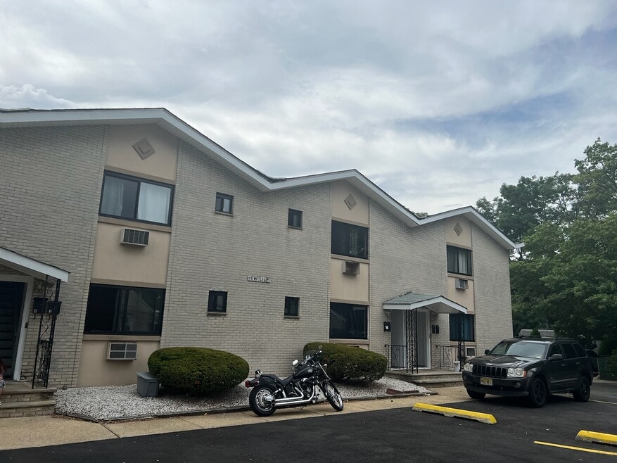 15 Willis Place unit Rymi Real estate, Keansburg, NJ 07734 - photo 1