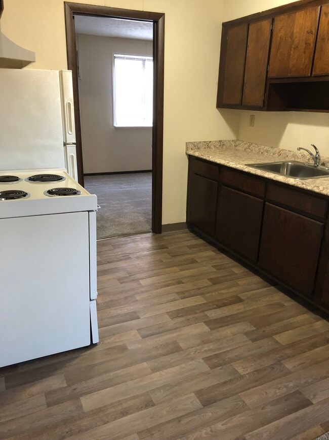 Market 1 br. kitchen