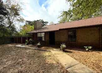 9345 Chisholm Rd, Pensacola, FL 32514