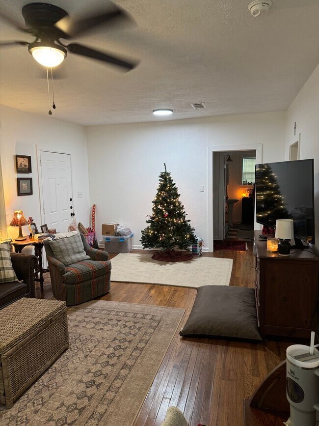 1300 Antone St, Bryan, TX 77803 - photo 5