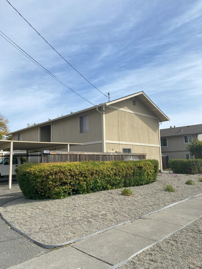 7560 Bridgit Dr Unit A, Rohnert Park, CA 94928