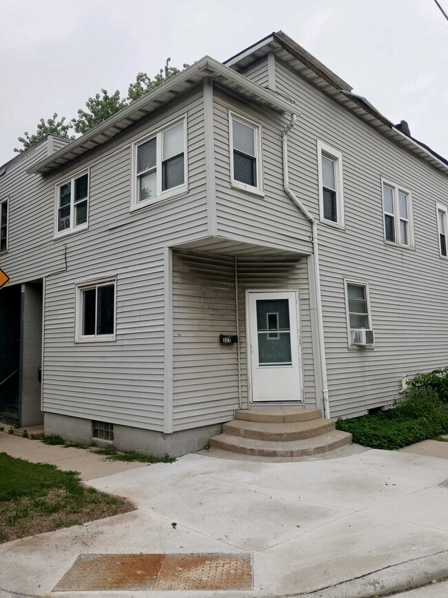 222 N Brooke St Unit 222 1-2 Brooke Upper, Fond du Lac, WI 54935