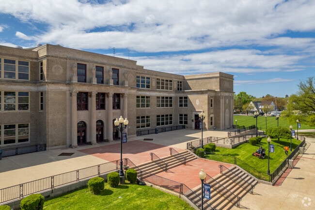 Liberty High School has scored an overall B grade from Niche.