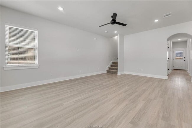 537 Baby Bear Dr, College Station, TX 77845 - photo 2