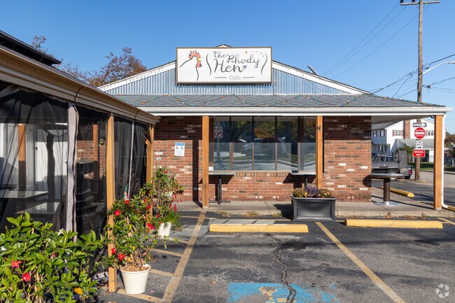 Rhody Hen Cafe serves farm-to-table freshness for breakfast, brunch, and lunch.