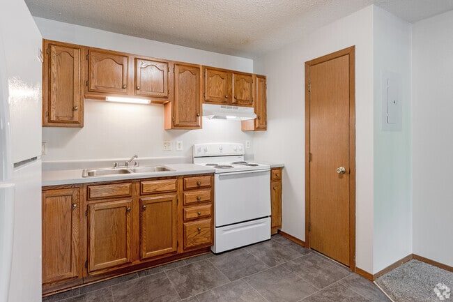 Suite Liv'n - Marshall, Marshall, MN 56258 - photo 3