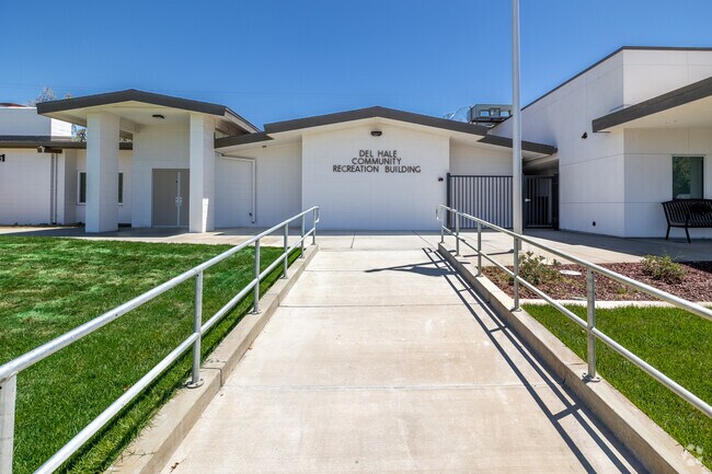 Del Hale Hall in the City of Dos Palos and has rentable dining and kitchen spaces.