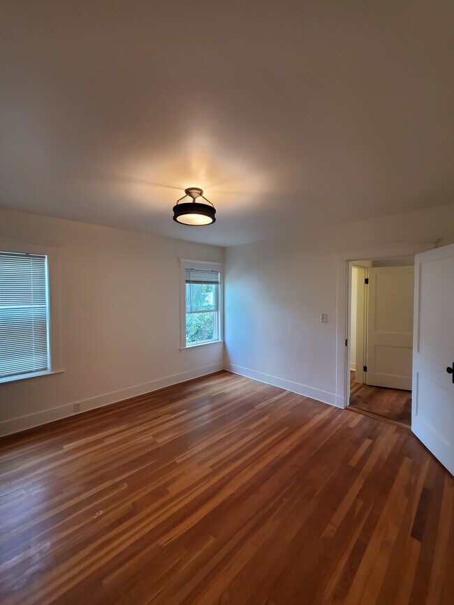 25 Oak St unit 1, Milton, MA 02186 - photo 4