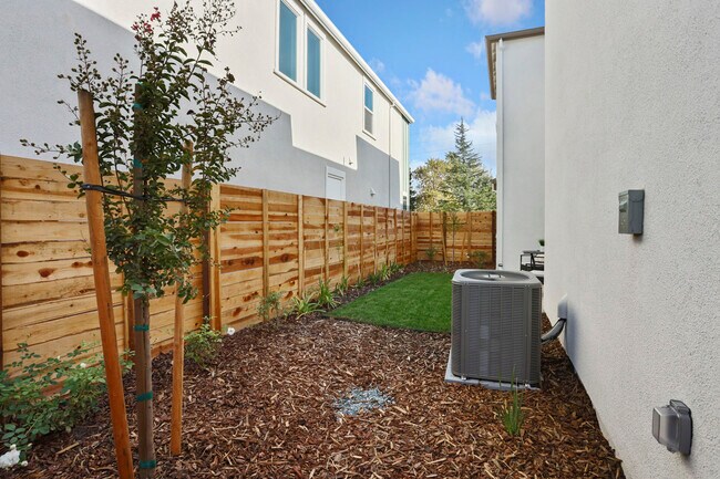 6411 Jacinto Way, Sacramento, CA 95823 - photo 7