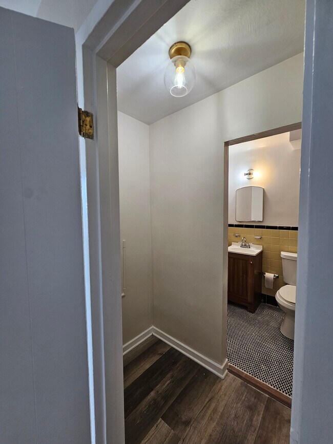 Edgewater Towers Condominiums unit 311, Lakewood, OH 44107 - photo 6