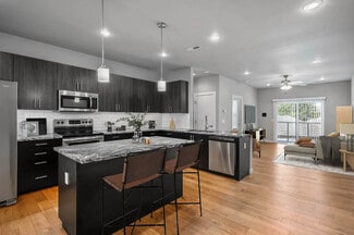 634 E Walnut Lawn St, Springfield, MO 65807