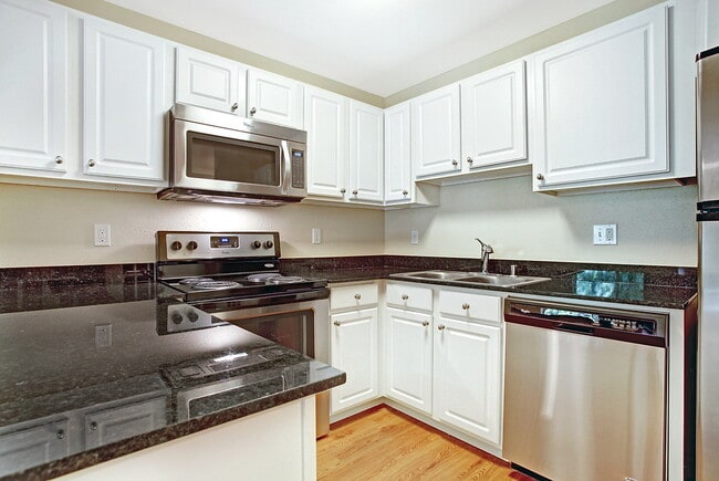 Shadowbrook, Redmond, WA 98052 - photo 5