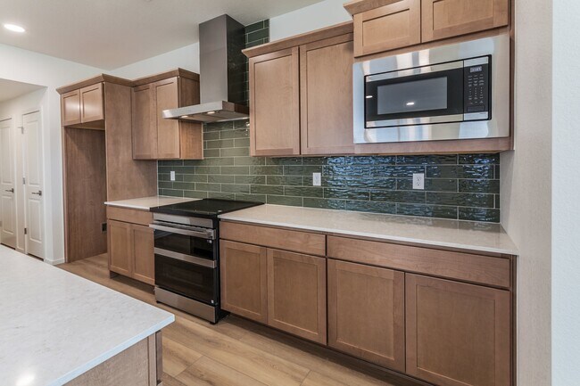 6120 Dutch Dr, Timnath, CO 80547 - photo 7