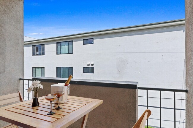 Sherholt, Los Angeles, CA 90048 - photo 6