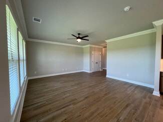 105 Nandina Dr, Scott, LA 70583