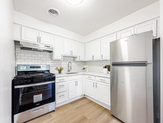 1405 Veterans Hwy unit V2, Bristol, PA 19007 - photo 3