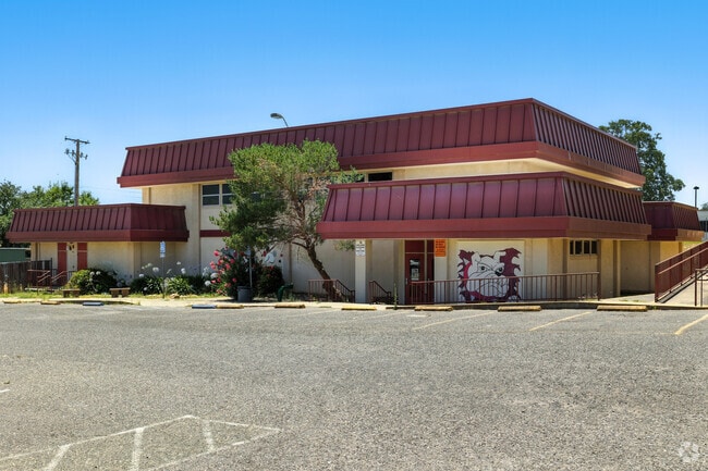 Valley Springs Elementary offers courses over several buildings.