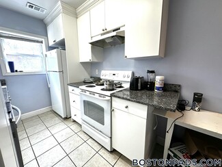 172 Newton St Unit 4, Boston, MA 02135