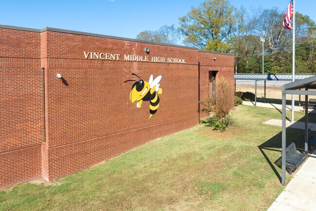 Vincent Middle High School offers grades 6–12 and service-learning programs.