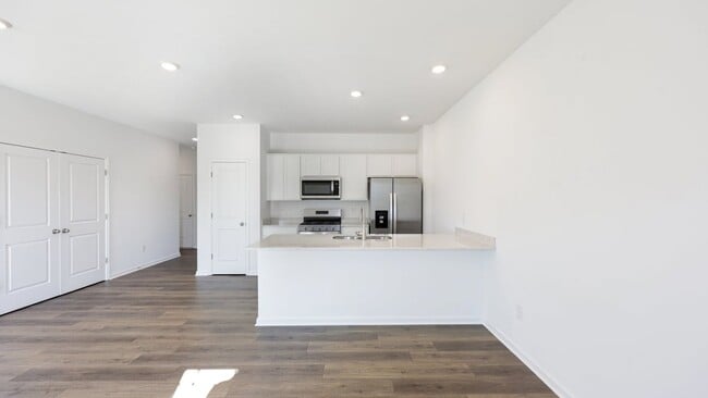 1521 Adios Butler Ct, Danville, IN 46122 - photo 2