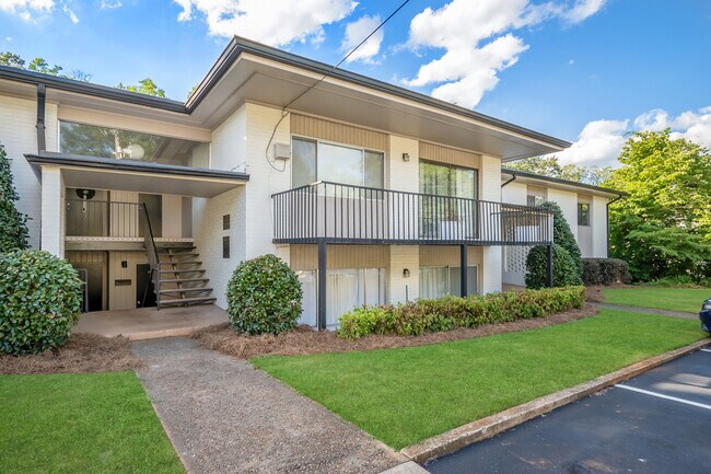 1794 S Lumpkin St unit 2, Athens, GA 30606 - photo 7