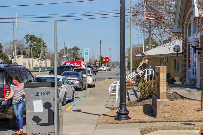 Winterville is characterized by its year-round mild climate, low cost of living and beautiful homes.