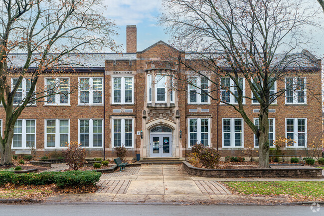 Naperville's Ellsworth Elementary School has a student-teacher ratio of 11 to 1.