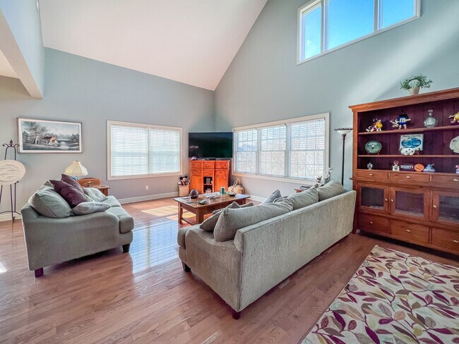 Living Room (3)