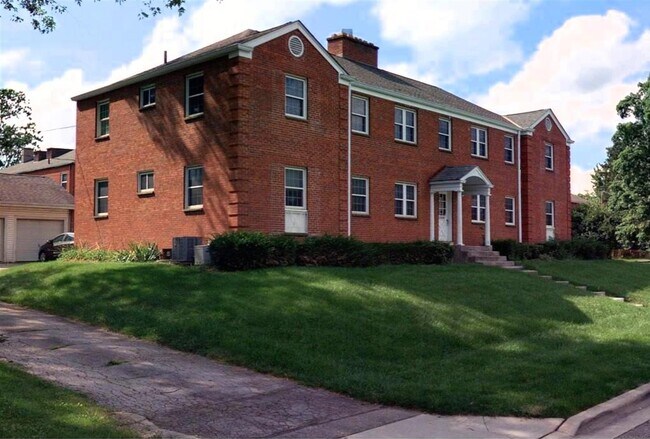 2009 Elmwood Ave unit D, Columbus, OH 43212 - photo 2