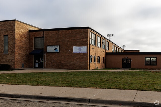 Baker Middle School has a student to teacher ratio of 14 to 1.