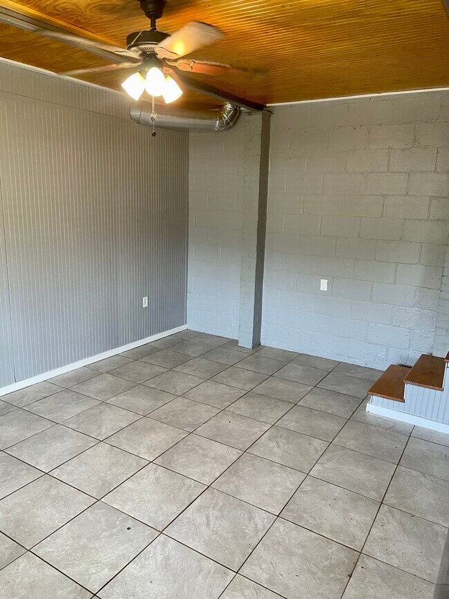 213 W 12th St unit 2 - Loft, West Point, GA 31833 - photo 6